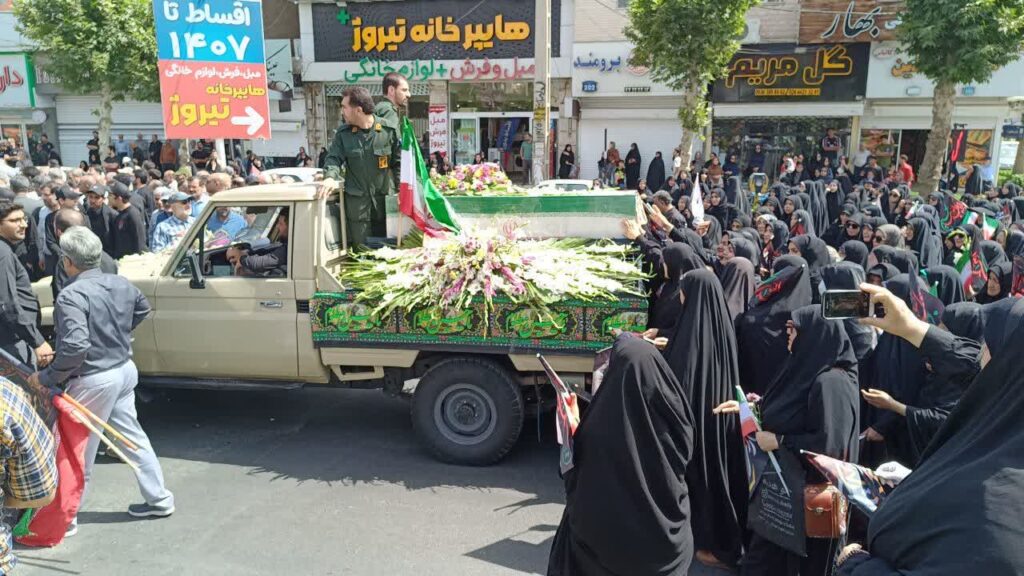 تشییع شهدای مدافع وطن در ساوجبلاغ!