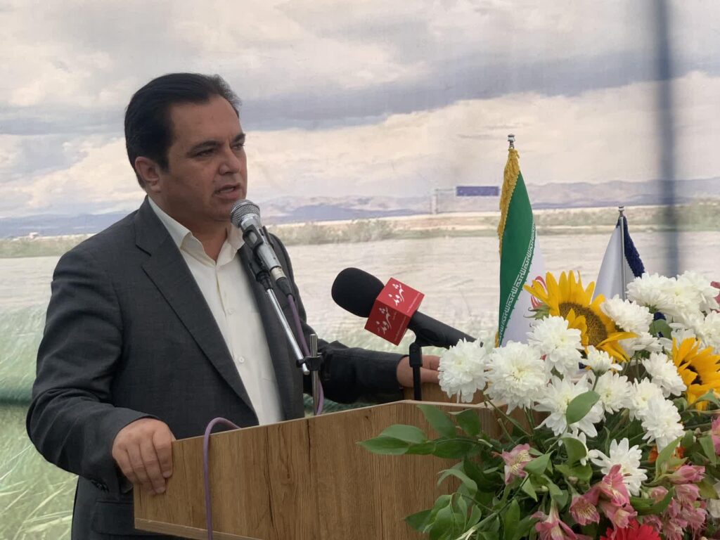 کلنگ پلی‌کلینیک تخصصی تأمین اجتماعی در نظرآباد به زمین زده شد!